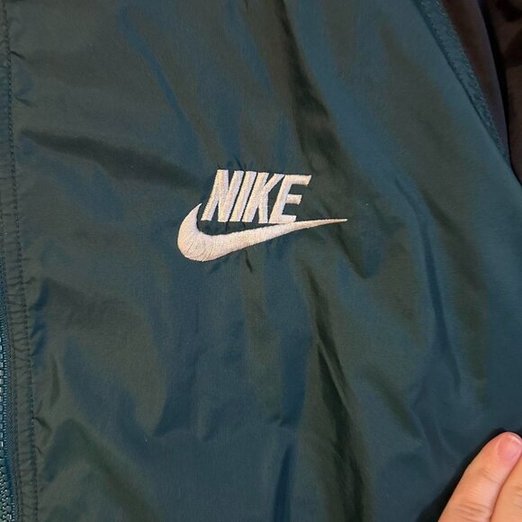 Retro Green Black Nike Windbreaker Jacket Workout Gear - Picture 3 of 8